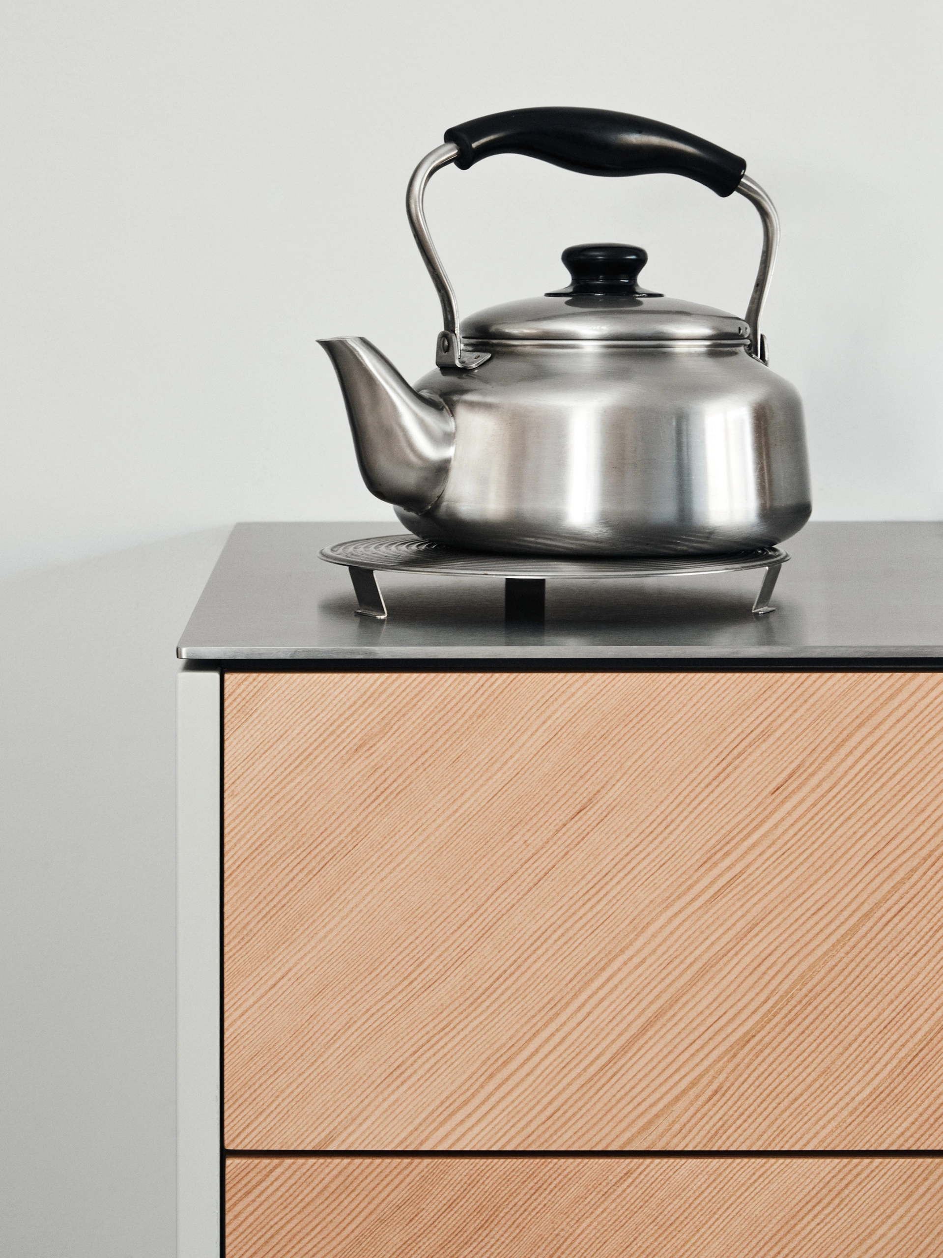 French Oak Kitchen with Hardwood Quad Handles - Image 2