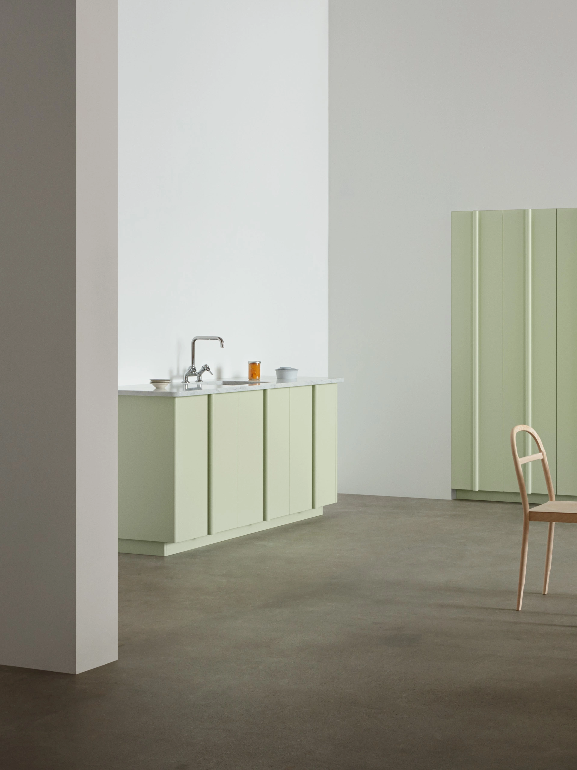 French Oak Kitchen with Hardwood Lipping and Handles - Image 2